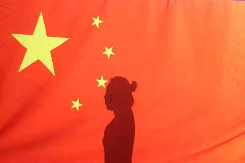 一个女人与你说找老婆不如找情人什么意思游戏画面